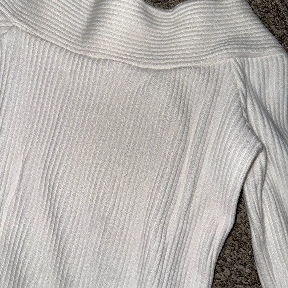White Off-Shoulder Ribbed Top - Picture 4 of 4